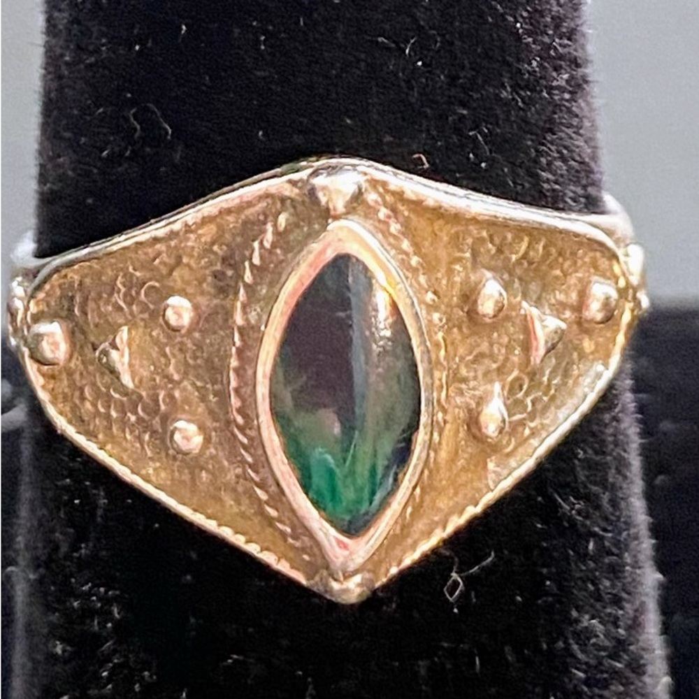 Green Gemstone Ring - image 5
